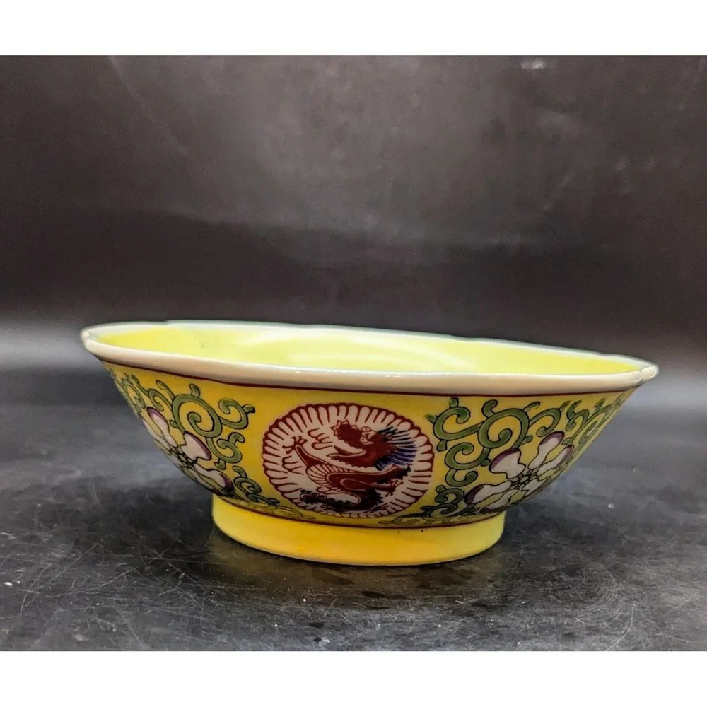 Antique Chinese Qing Dynasty Export porcelain Enamels on Yellow Ground Bowl 8